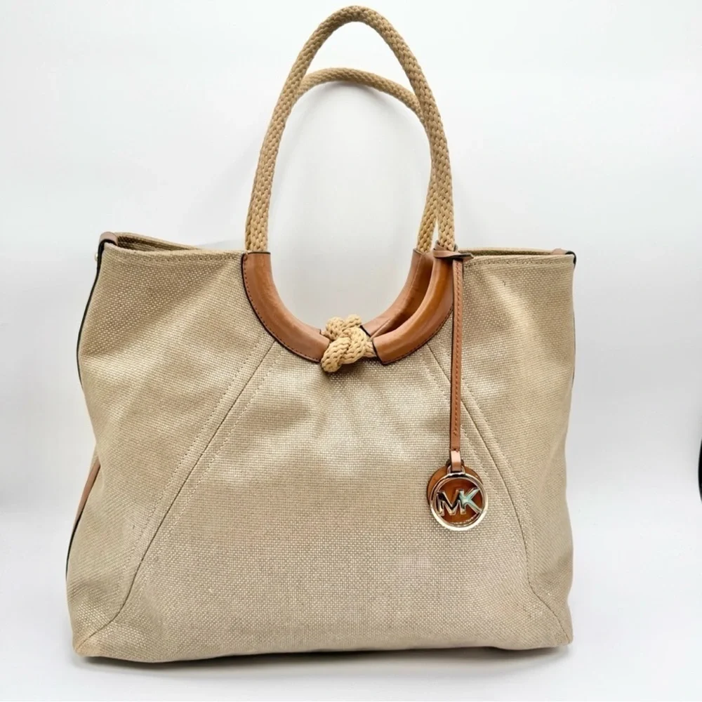Michael Kors Isla Ring Shoulder Tote EUC